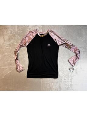 Mossy Oak Women's Long Sleeve Pink Camo Raglan Shirt Medium NWT